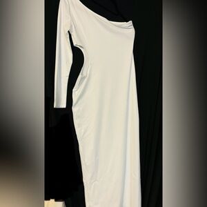 Elegant White Long Sleeve Dress